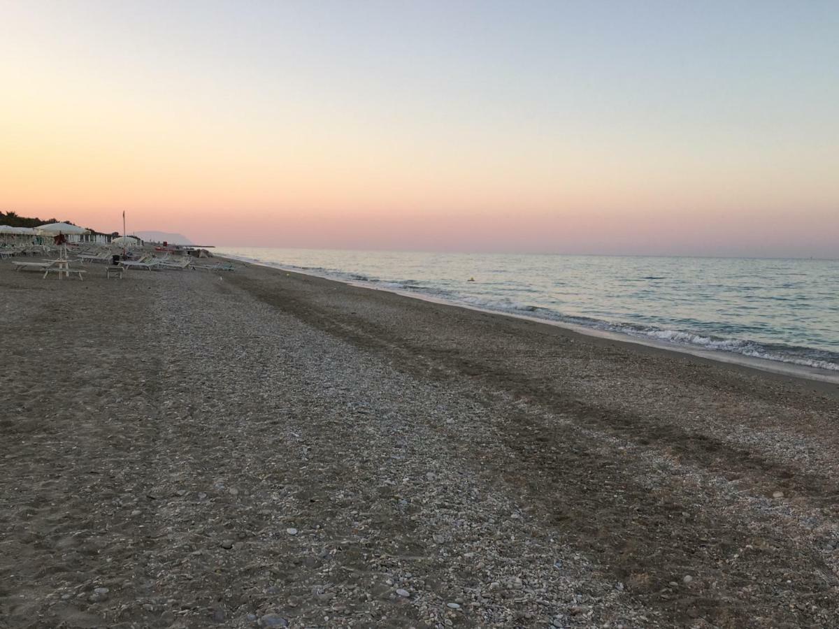 Residenza Domo Lägenhet Porto SantʼElpidio Exteriör bild