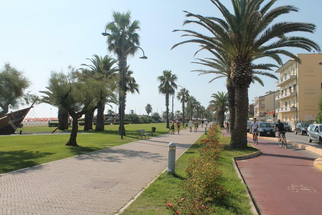 Residenza Domo Lägenhet Porto SantʼElpidio Exteriör bild